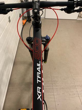 Bicicleta MTB CLOOT Negra y Roja