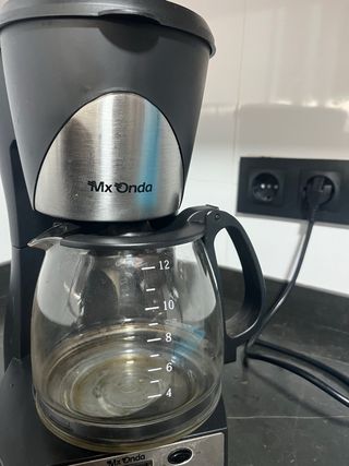 Cafetera Mx Onda Negra y Plateada.