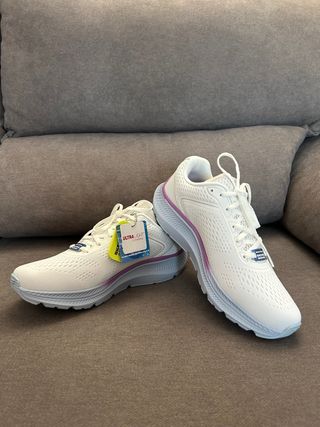 Zapatillas Skechers Mujer. Talla 39. Nuevas