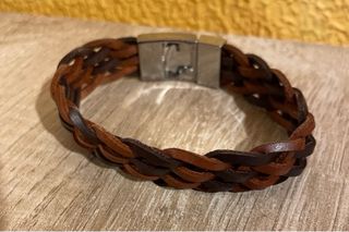 Pulsera de cuero trenzado