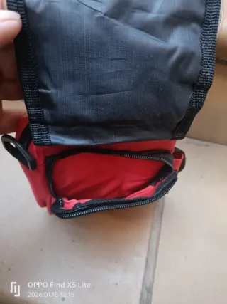 Bolsito deportivo rojo
