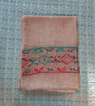 Pañuelo foulard grande beige multicolor