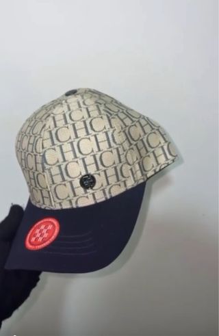 Variación de marcas y estilos de gorras originales