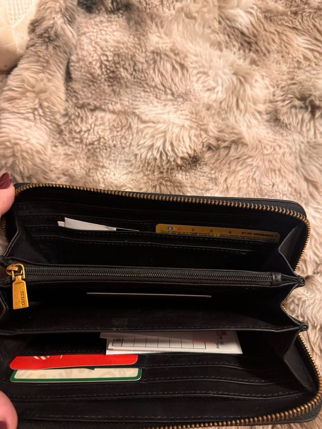 Monedero Guess Negro Cocodrilo