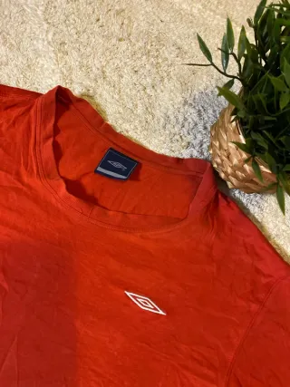 Camiseta manga larga Umbro deportiva roja