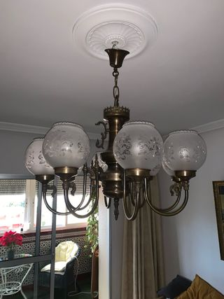 Lámpara de forja antigua