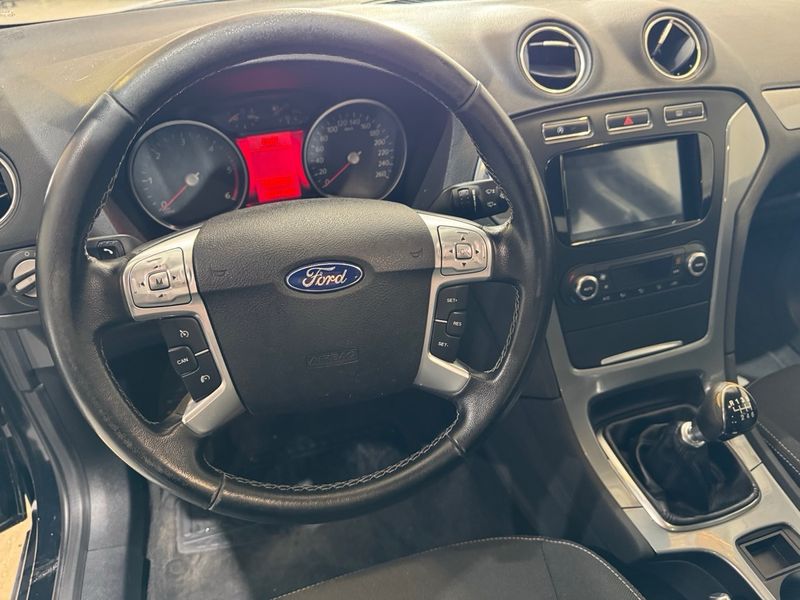 Ford Mondeo 2011, foto 4