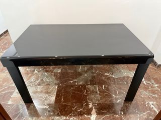Mesa de cristal extensible negra a 200m