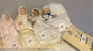 Lotto di bambole in porcellana antiche