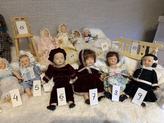 Lotto di bambole in porcellana antiche
