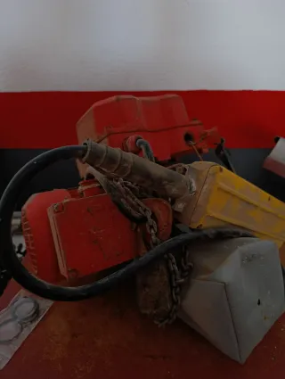 Se vende a buen precio material tienda