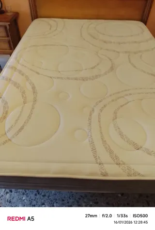 Colchón 1.35 Muelles Ensacados Poco Uso