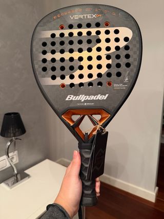 Pala Bullpadel Vertex 04