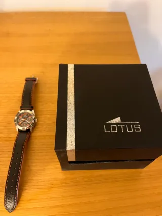 Reloj Lotus Negro y Naranja para Niño