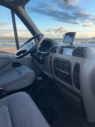 Furgoneta Nissan interstar 2,5 DCI muy buena