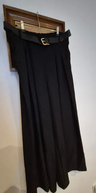 Conjunto chaleco y pantalón negro 44/48 por 17 eur