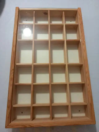 Vitrina expositora madera y cristal