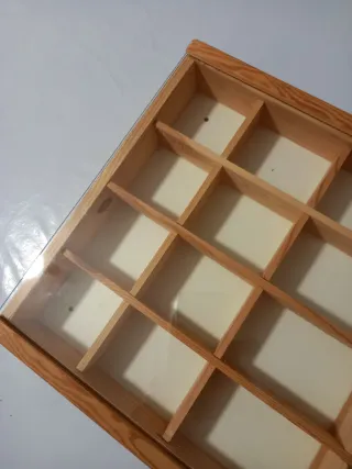 Vitrina expositora madera y cristal