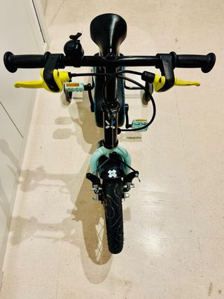 Bicicleta infantil B-Twin con ruedines