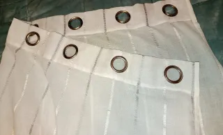 3 Cortinas blancas con detalles plateados