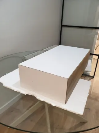 Mueble recibidor blanco y madera