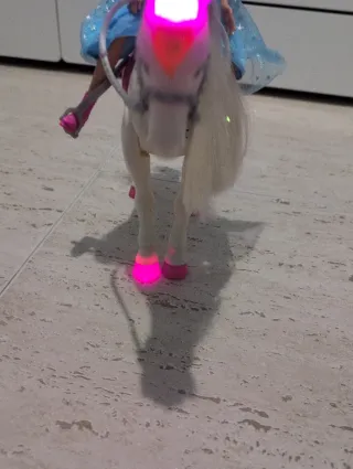 Barbie Princesa con Caballo Luces y Sonidos