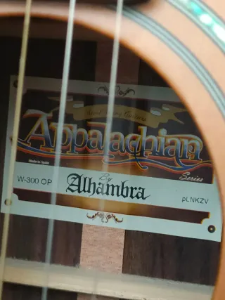 Guitarra Acústica Alhambra