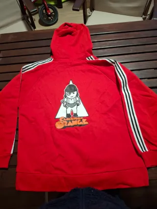 Sudadera con cremallera y capucha roja