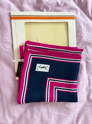 Foulard Yves Saint Laurent Vintage Azul y Rosa