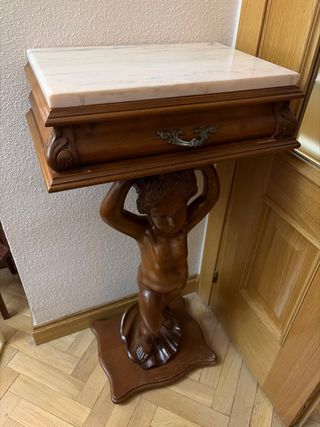 Mesa auxiliar figura niño madera