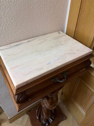 Mesa auxiliar figura niño madera