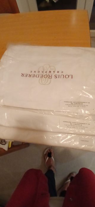 25 euro ..1 pezzo. grembiuli
