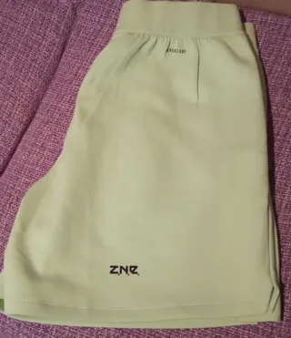 Pantalón corto Adidas verde oliva