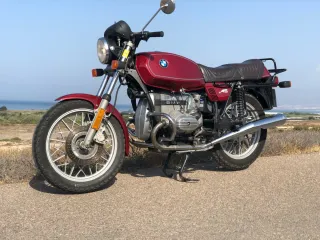 Moto antigua BMW R45 Clásica año 1978