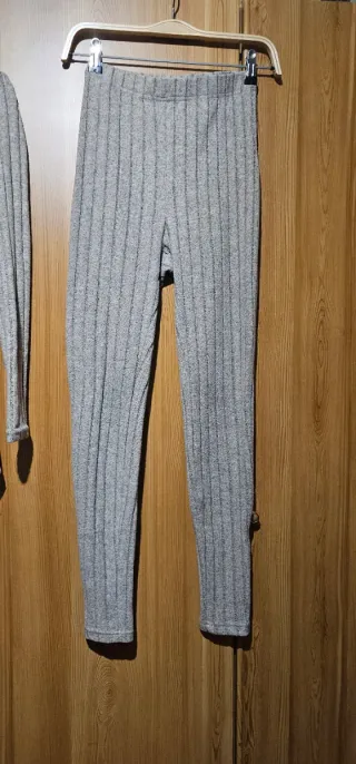 Conjunto gris de canalé