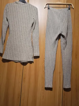 Conjunto gris de canalé