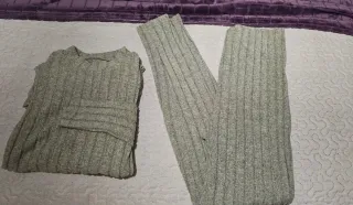Conjunto gris de canalé
