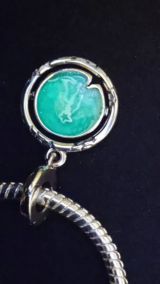 Charm Stranger Things Mundo del Revés (brillante)