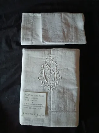 Sábana antigua bordada