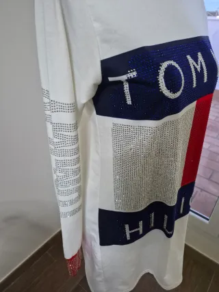 Vestido Tommy Hilfiger con pedrería