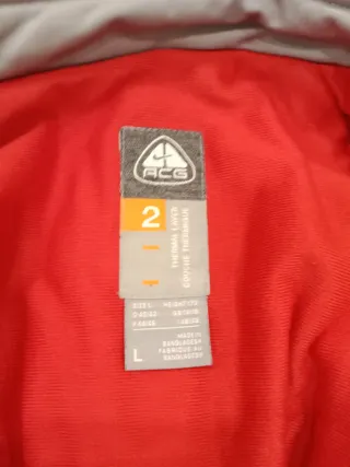 Chaqueta trekking/esquí negra y roja