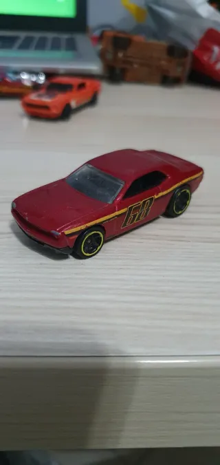 Set 8 modellini auto americane Hot Wheels