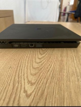 Consola Sony PS4 Slim Negra.