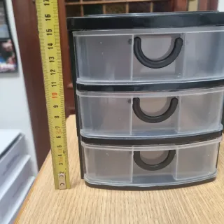 Mobiletto in plastica nero con 3 cassetti