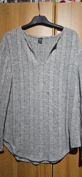 Conjunto gris de punto