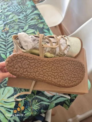 Sandalias barefoot Samba the Bamba doradas