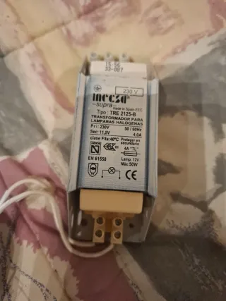 Ojo de buey dorado con transformador