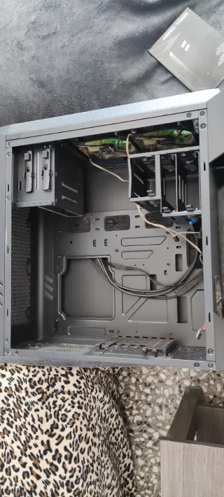 Torre PC Aerocool 1000 Negra y Verde