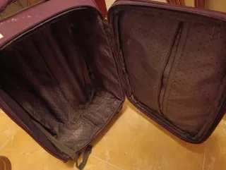 Maleta de viaje morada