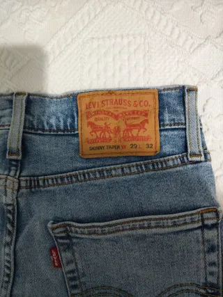 Pantalón vaquero Levis azul Skinny Taper W29 L32
